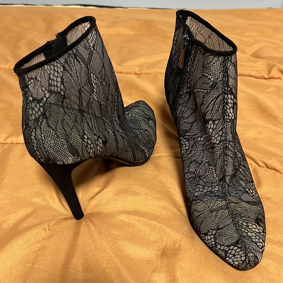 Jessica Simpson Black Lace STACIE Ankle Boot Booties Size 8.5 - Picture 3 of 8